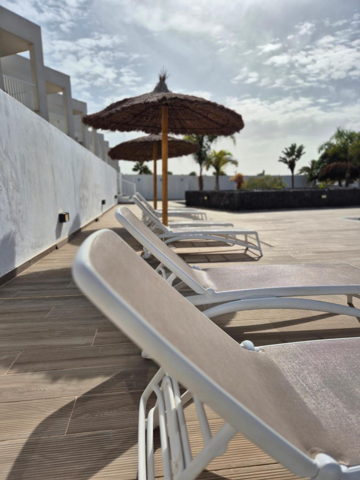 White Suite Deluxe Costa Teguise Exteriör bild